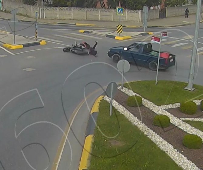 Kontrolden Çıkarak Karşı Şeride Geçti, Yolun Boş Olması Tehlikeyi Önledi