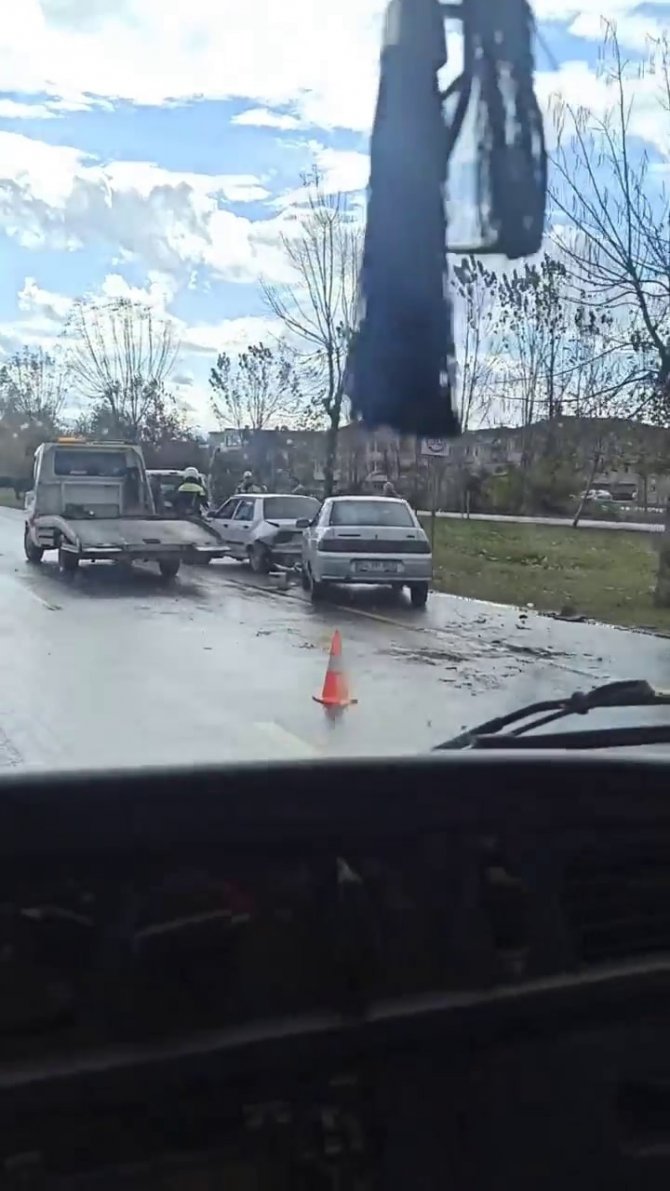 Sakarya’da Zincirleme Kaza: 9 Araç Birbirine Girdi