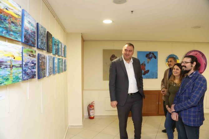 ‘Küçük İ̇nsanların Gölgeleri’ Resim Sergisi Kartal Belediyesi’nde Açıldı