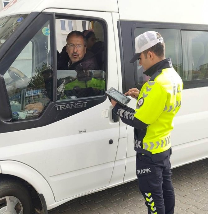Şaphane’de Okul Servis Araçları Denetlendi