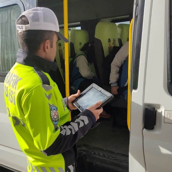 Şaphane’de Okul Servis Araçları Denetlendi