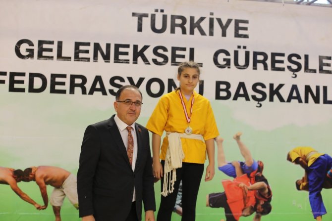 Kuşak Güreşi Ümit Kadınlar Ve Erkekler Türkiye Şampiyonası’nda Bilecikli Sporculardan Büyük Başarı