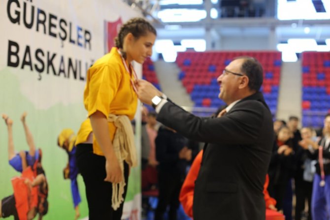 Kuşak Güreşi Ümit Kadınlar Ve Erkekler Türkiye Şampiyonası’nda Bilecikli Sporculardan Büyük Başarı