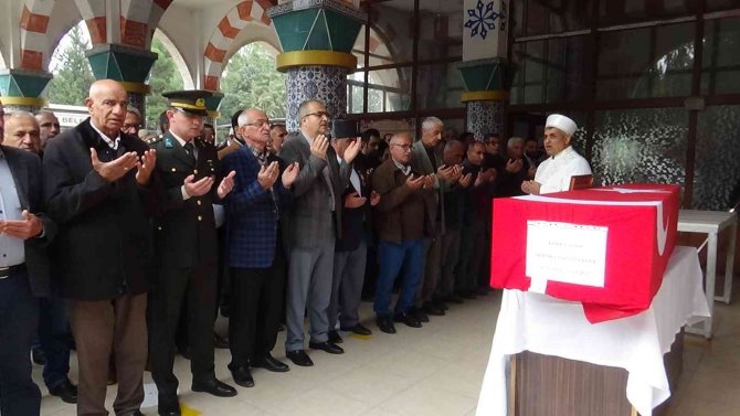 Kore Gazisi Son Yolculuğuna Askeri Törenle Uğurlandı