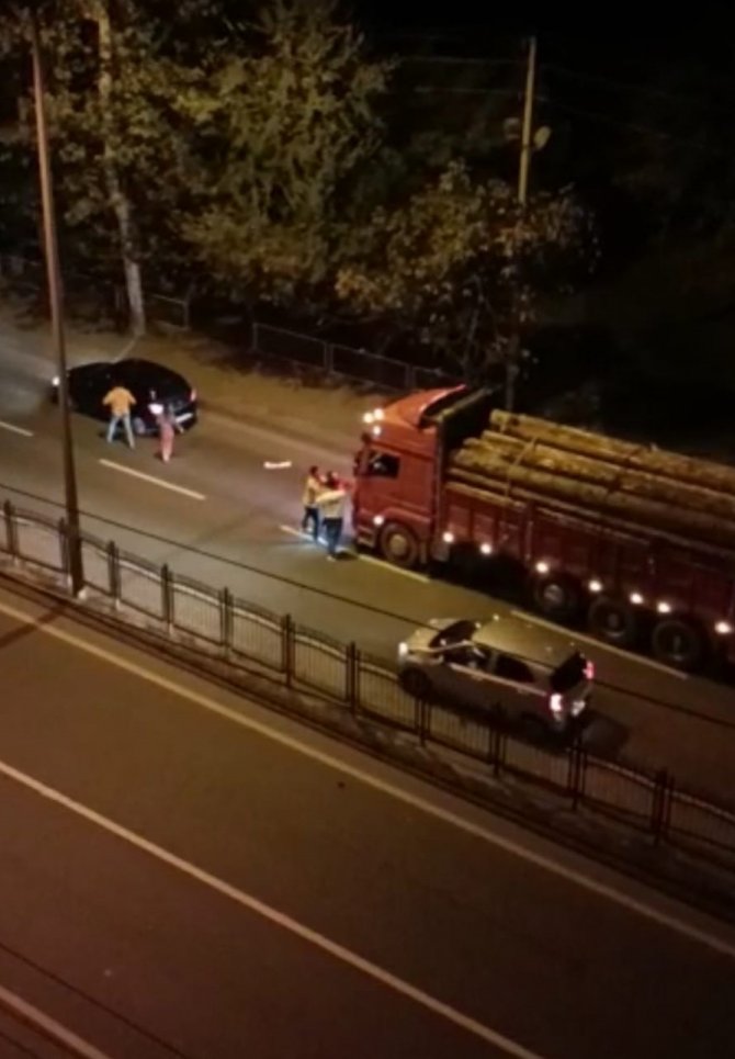 Trafikte Yol Verme Kavgası Cep Telefonu Kameralarına Yansıdı