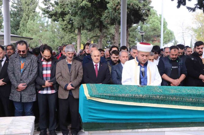 Trafik Kazasında Hayatını Kaybeden Tiyatro Organizatörü Son Yolculuğuna Uğurlandı