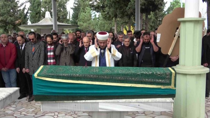 Trafik Kazasında Hayatını Kaybeden Tiyatro Organizatörü Son Yolculuğuna Uğurlandı
