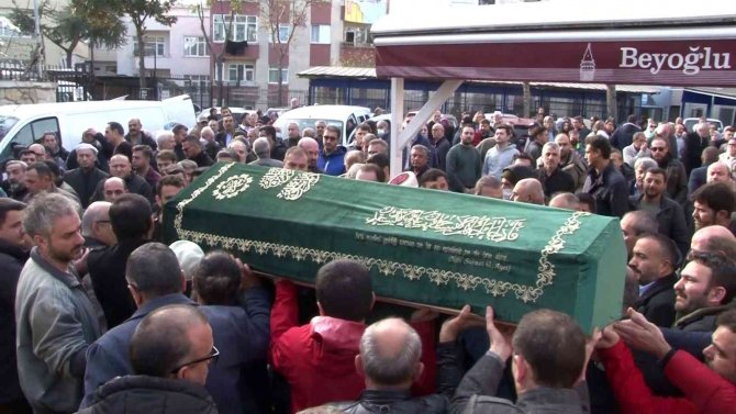 Trafik Kazasında Hayatını Kaybeden Tiyatro Oyuncusu Burak Topçu Son Yolculuğuna Uğurlandı