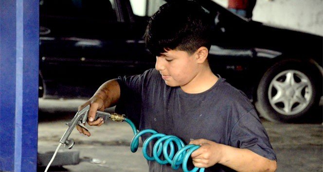 “Türkiye’deki Çocukların Yüzde 33,7’si Maddi Yoksunluk İçinde”