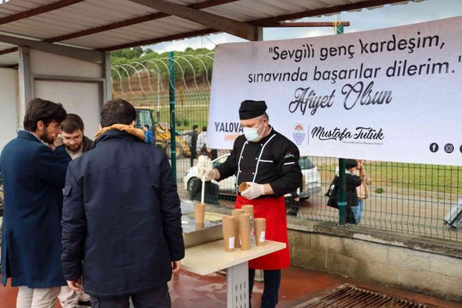 Yalova Belediyesi’nden Öğrencilere Çorba İkramı