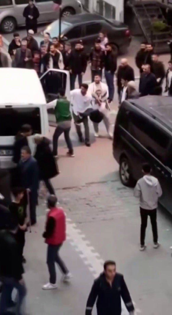 Sokak Ortasında Silahlı Saldırıya Uğradı, "Ölüyorum" Diye Bağırdı