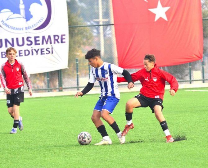 Yunusemre’de Çocuklar Turnuvaya Doydu