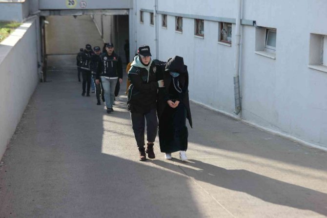Adana’da 6 Torbacı Tutuklandı