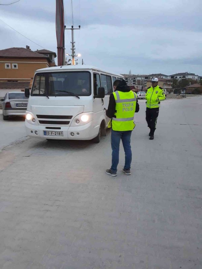 Dinar’da Öğrenci Servislerine Yönelik Polis Denetimi