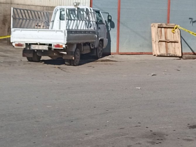 Seyir Halindeki Kamyonete Silahlı Saldırı