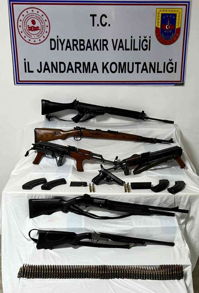 Silah Tüccarına Dev Operasyon, Cephaneliğe El Konuldu