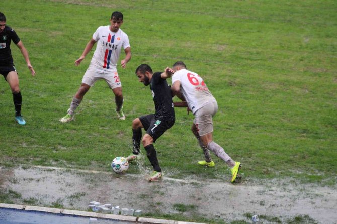 Tff 3. Lig: Efeler 09 Sfk: 2 - Bergama Belediyespor: 0