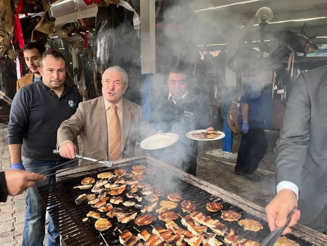 Öğretmenler Günü Öncesi Eğitimcilere Balık Ziyafeti