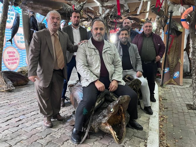 Öğretmenler Günü Öncesi Eğitimcilere Balık Ziyafeti