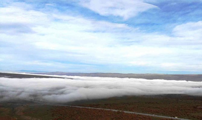 Güroymak’ta Oluşan Sis Bulutu Görsel Şölen Sunuyor