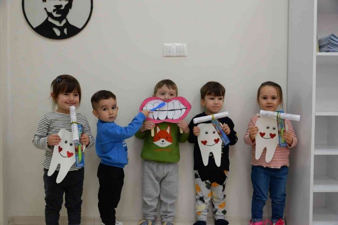Minik Öğrencilere Ağız Ve Diş Sağlığı Eğitimi Verildi