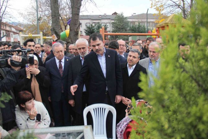 Bakan Kurum: "Bugün 321 Binamızda Hasar Tespiti Yaptık"