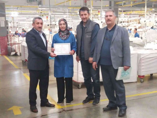 Telafi Programını Tamamlayan İşçilere Ustalık Belgesi