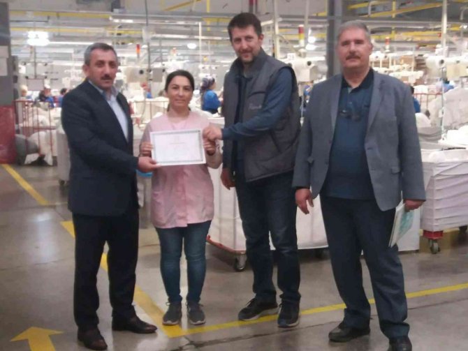 Telafi Programını Tamamlayan İşçilere Ustalık Belgesi