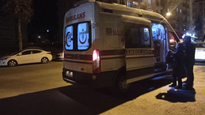 Motosiklet Yayaya Çarptı