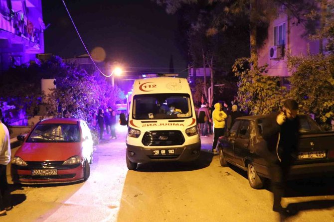Karısının Boğazını Keserek Öldürdü