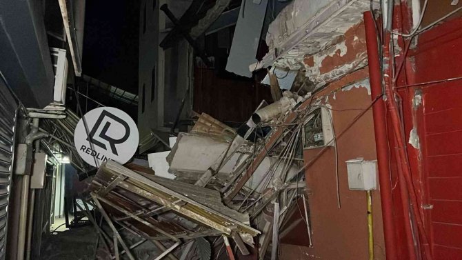 Düzce’de Depremin Ardından Bir İş Yeri Yıkıldı