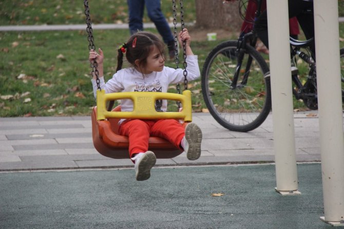 Deprem Bölgesinde Çocuk Olmak