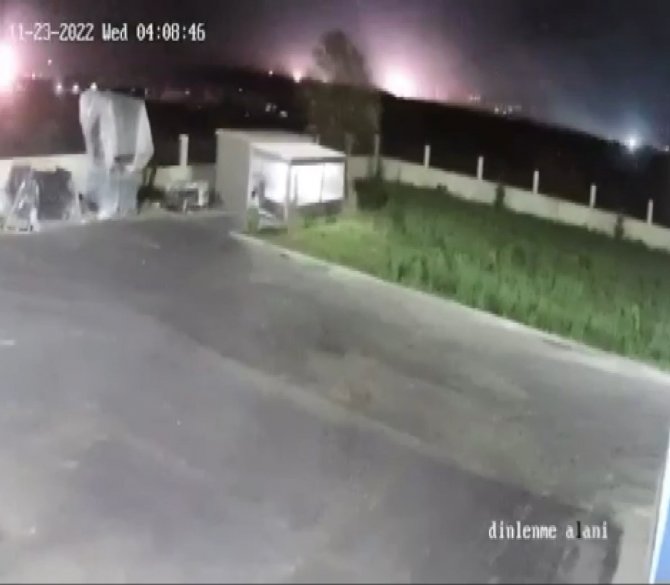 Deprem Sırasında Işık Patlaması Görüldü: Sarsıntının Ürküten Etkisi Kamerada