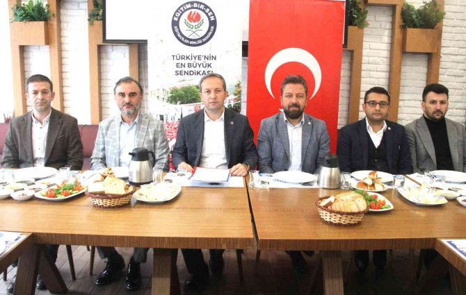 Başkan Fatih Köse: "Tüm Eğitim Çalışanlarımızın Öğretmenler Günü’nü Tebrik Ediyoruz"