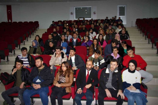 Türkiye’de İlk Defa İletişim Fakültesinde İşaret Dili Eğitimi Verildi