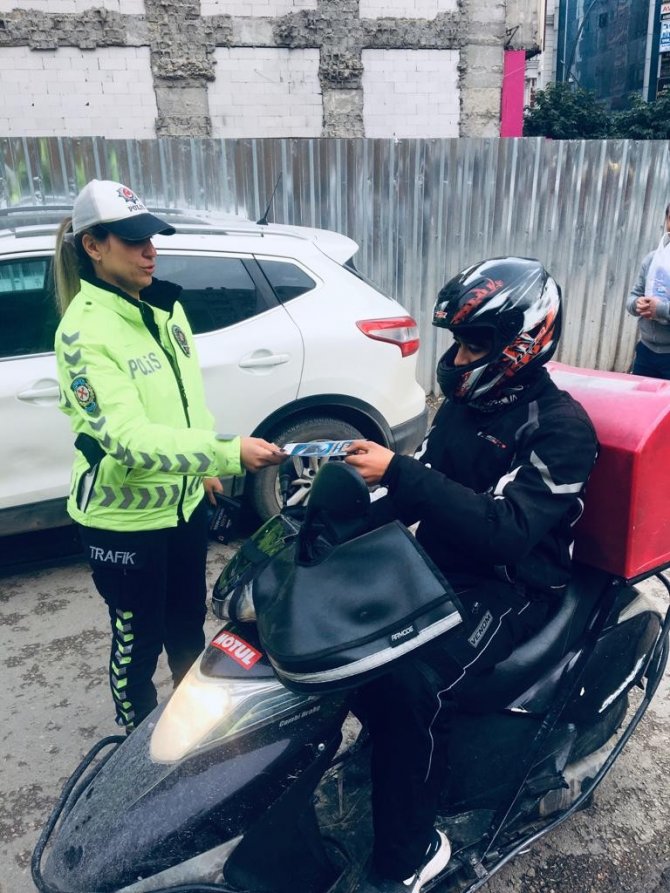 Trafik Ekipleri, Motosikletli Kuryeleri Denetledi