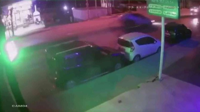 Pendik’te 1’i Ağır 2 Kişinin Yaralandığı Kaza Kamerada