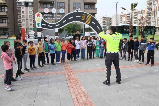 Haliliye’de Çocuk Trafik Parkında Eğitimler Başladı