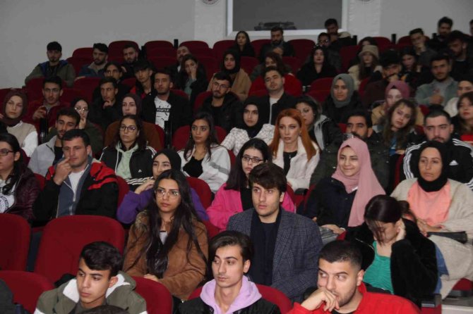 Türkiye’de İlk Defa İletişim Fakültesinde İşaret Dili Eğitimi Verildi