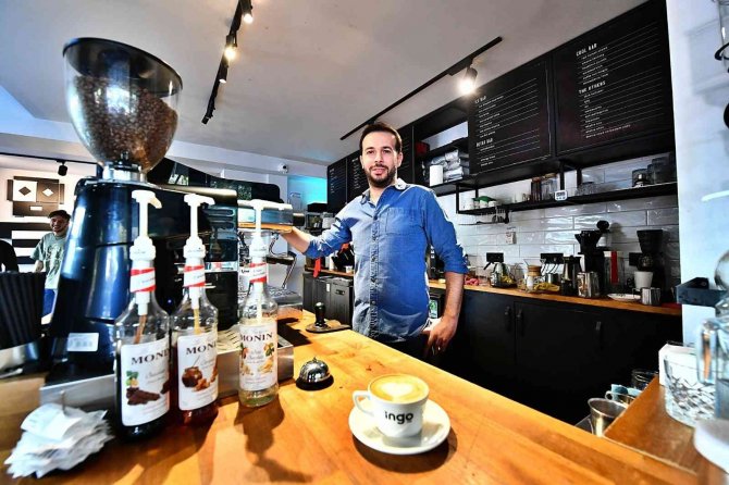 İ̇zmir’in Gözde Baristaları Meslek Fabrikasından Çıkıyor