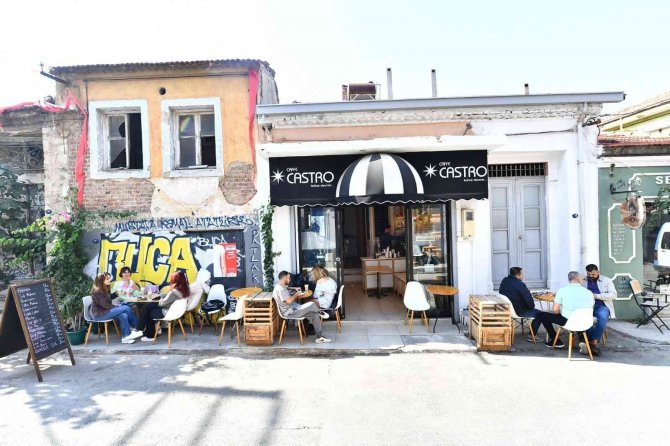 İ̇zmir’in Gözde Baristaları Meslek Fabrikasından Çıkıyor