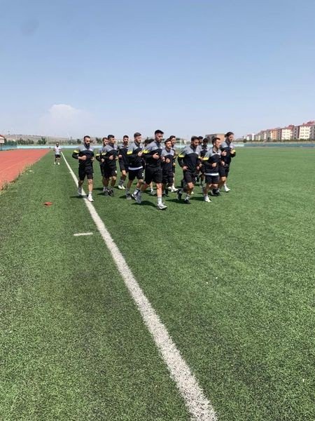 Kars 36 Spor Iğdıres Spor Hazırlıklarını Sürdürüyor