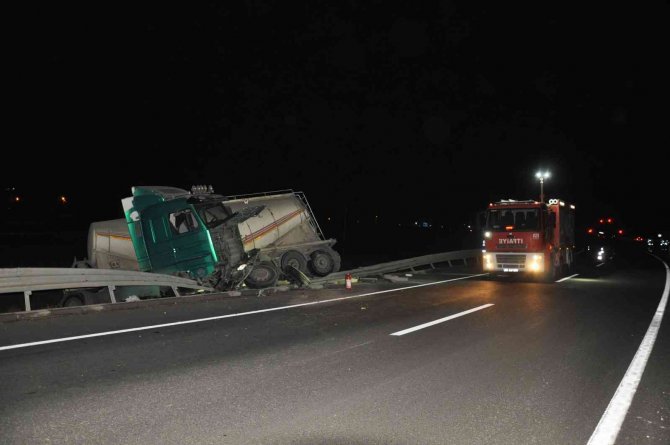 Tekirdağ’da Tır Devrildi: 1 Yaralı