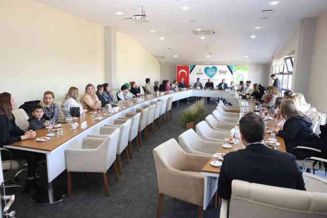 Kadın Kuaförler Anlattı, Başkan Çiftçi Dinledi