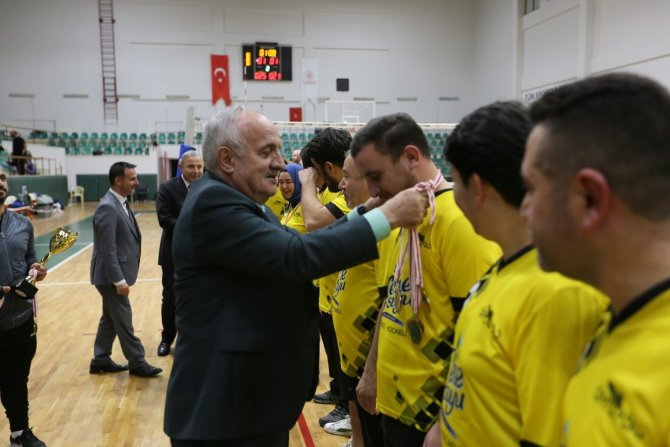 Öğretmenlerde Şampiyon Derince Mesleki Ve Teknik Anadolu Lisesi