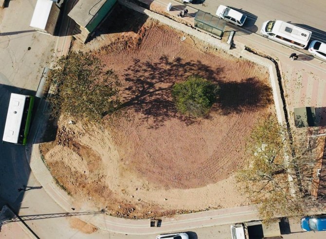 Yukarı Hereke’ye Kent Meydanı