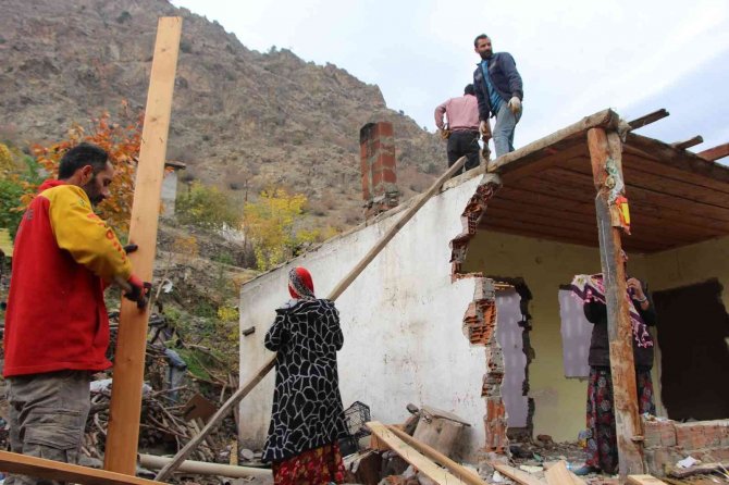 Yusufeli Barajı’nın Kapakları Kapatıldı, İlk Sular Altında Kalacak Köylerde Telaş Başladı