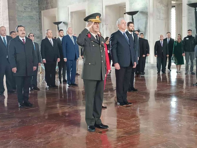 Küba Devlet Başkanı Bermudez, Anıtkabir’i Ziyaret Etti