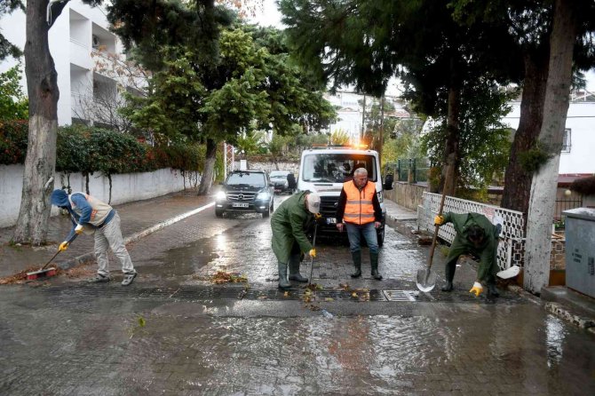 Kuşadası Belediyesi’nden Sağanak Seferberliği