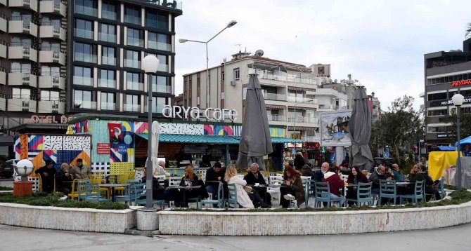 Kuşadası Belediyesi’nden Öğretmenlere “24 Kasım Jesti”